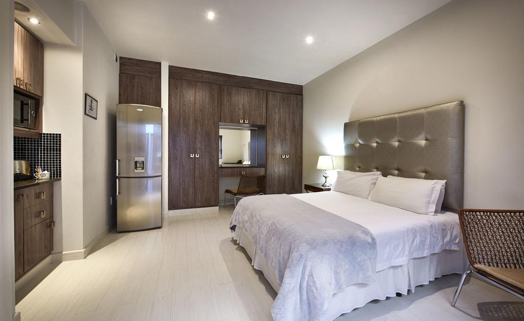Dynasty Forest Sandown Self Catering Hotel Johannesburg Bilik gambar